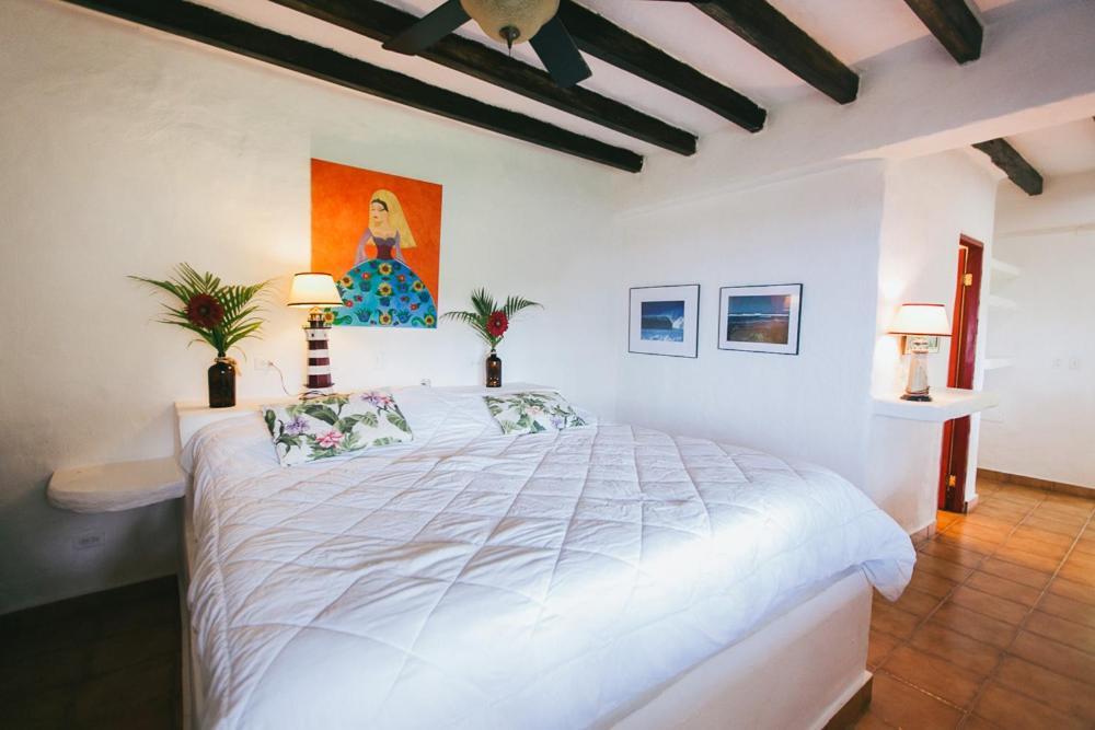 Oceanfront Bungalows - Paradise Rentals Santa Catalina Exterior photo